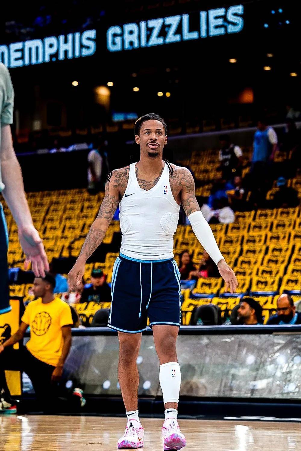 开云-浓眉哥焦点对战，德布劳内与70激战拜仁分钟，领先优势明显胜负难料！引发球迷热议的简单介绍-开云