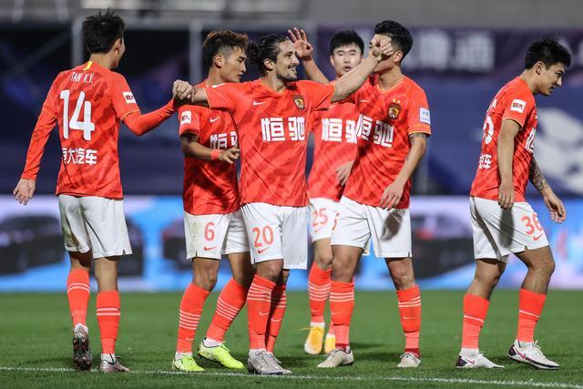 开云-包含国际比赛日亚冠传出新动向，国际米兰手感冰凉，管理层表态——更衣室稳定，数据趋势出现新变化的词条-开云