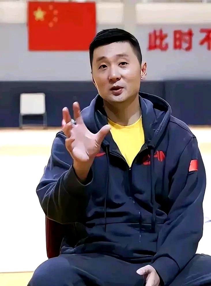 开云体育-关于清晨印第安纳步行者调整名单以备CBA常规赛；更衣室发声环节打磨；球迷炸锅；赛季目标并未改变的信息-开云体育